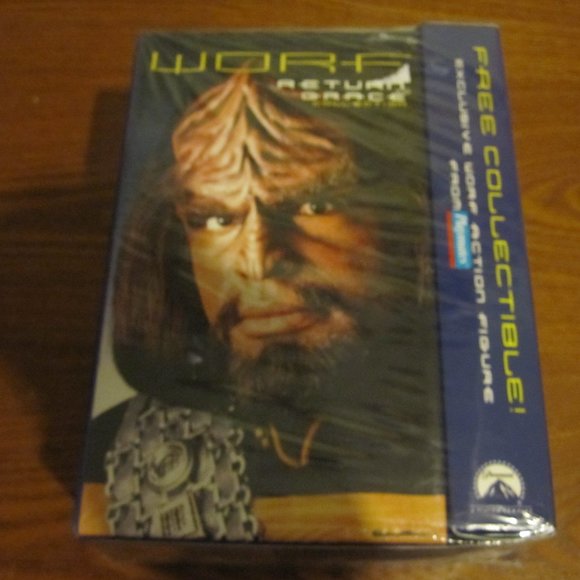 SALE!! star trek worf Klingon trilogy NIB with action figure. 9 - Picture 4 of 6